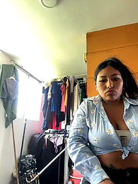 Snapshot of emmyjhonson07 chatting on December 1, 2025, 4:19 pm emmyjhonson07 online show from December 1, 2025, 4:19 pm