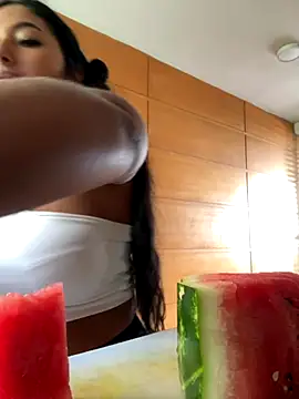 Snapshot of emmyjhonson07 chatting on November 5, 2025, 1:36 pm emmyjhonson07 online show from November 5, 2025, 1:36 pm