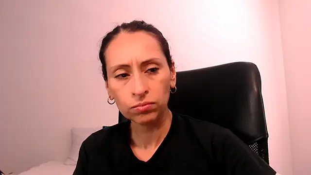 AliceRossi online show from September 25, 2025, 3:07 pm