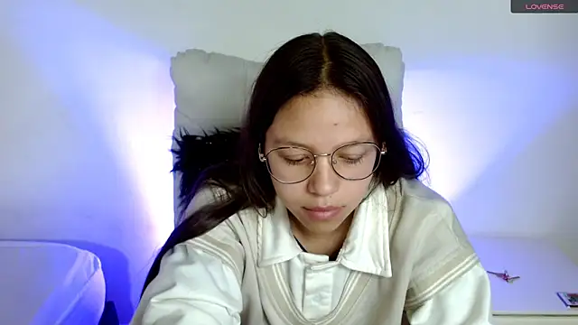 Snapshot of SamanthaRoldaan chatting on March 21, 2025, 7:24 pm SamanthaRoldaan online show from March 21, 2025, 7:24 pm