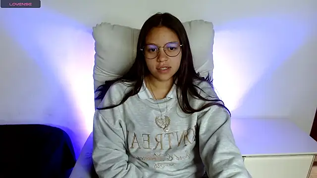 Snapshot of SamanthaRoldaan chatting on March 18, 2025, 4:39 pm SamanthaRoldaan online show from March 18, 2025, 4:39 pm