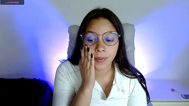 Snapshot of SamanthaRoldaan chatting on March 19, 2025, 7:38 pm SamanthaRoldaan online show from March 19, 2025, 7:38 pm