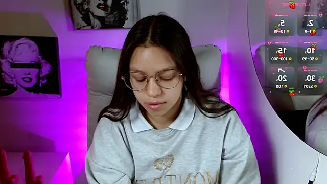 Snapshot of SamanthaRoldaan chatting on September 15, 2025, 2:17 pm SamanthaRoldaan online show from September 15, 2025, 2:17 pm