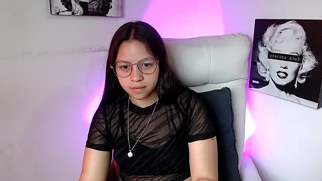 Snapshot of SamanthaRoldaan chatting on March 15, 2025, 5:48 pm SamanthaRoldaan online show from March 15, 2025, 5:48 pm