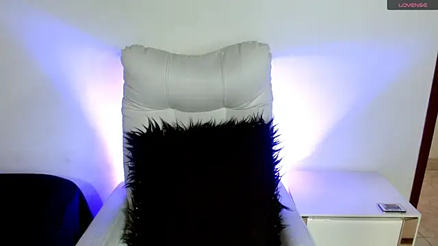 Snapshot of SamanthaRoldaan chatting on March 21, 2025, 1:12 pm SamanthaRoldaan online show from March 21, 2025, 1:12 pm