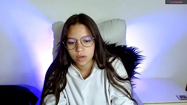 Snapshot of SamanthaRoldaan chatting on March 20, 2025, 4:53 pm SamanthaRoldaan online show from March 20, 2025, 4:53 pm