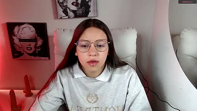 Snapshot of SamanthaRoldaan chatting on December 15, 2025, 3:07 pm SamanthaRoldaan online show from December 15, 2025, 3:07 pm