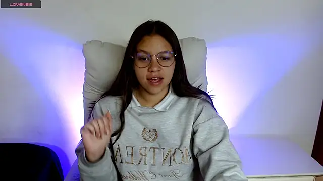 Snapshot of SamanthaRoldaan chatting on March 18, 2025, 1:34 pm SamanthaRoldaan online show from March 18, 2025, 1:34 pm