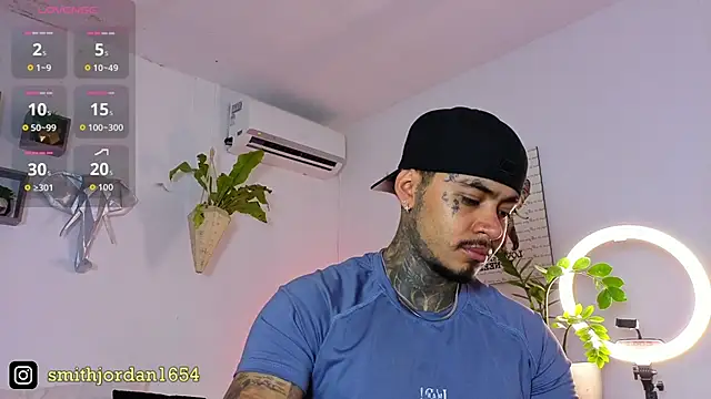 JordanSmiith  online show from November 12, 2025, 8:45 pm