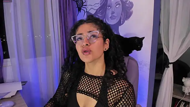 Snapshot of witchviolet chatting on November 25, 2025, 11:59 pm witchviolet online show from November 25, 2025, 11:59 pm