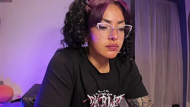 Snapshot of witchviolet chatting on March 18, 2025, 12:40 am witchviolet online show from March 18, 2025, 12:40 am