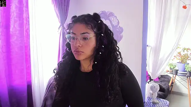 Snapshot of witchviolet chatting on November 10, 2025, 7:41 pm witchviolet online show from November 10, 2025, 7:41 pm