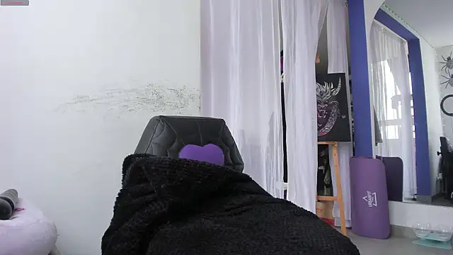 Snapshot of witchviolet chatting on March 9, 2025, 5:39 pm witchviolet online show from March 9, 2025, 5:39 pm