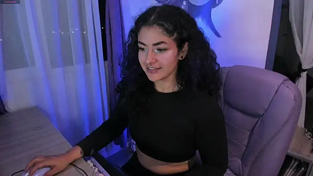 Snapshot of witchviolet chatting on December 3, 2025, 12:12 am witchviolet online show from December 3, 2025, 12:12 am