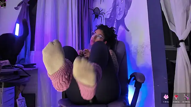 Snapshot of witchviolet chatting on November 24, 2025, 11:16 pm witchviolet online show from November 24, 2025, 11:16 pm