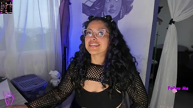 Snapshot of witchviolet chatting on October 9, 2025, 9:59 pm witchviolet online show from October 9, 2025, 9:59 pm