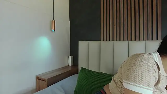 Snapshot of eva_daemon chatting on February 11, 2026, 11:43 am eva daemon online show from February 11, 2026, 11:43 am