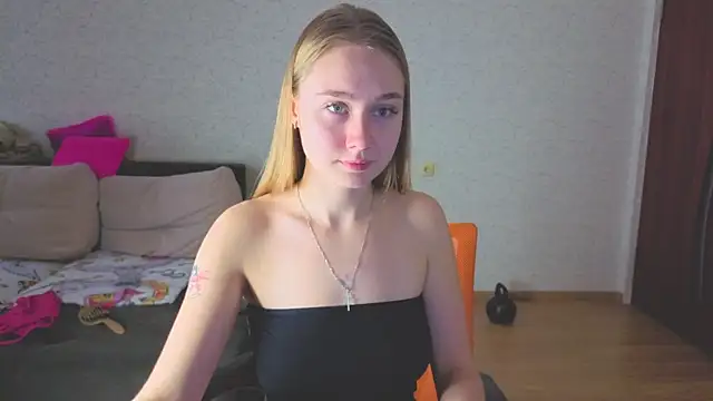 natali2550 online show from November 13, 2025, 7:01 am