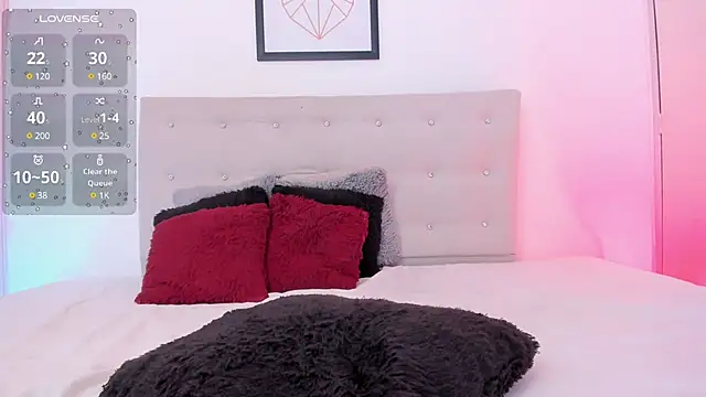 zoe6x online show from February 5, 2025, 7:53 pm