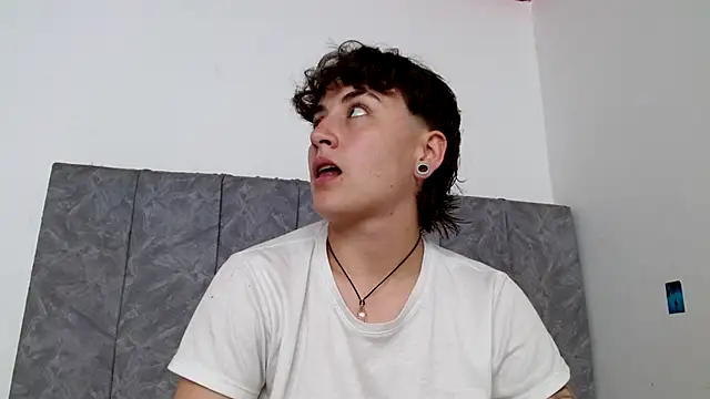 linda 33 online show from October 30, 2025, 8:17 pm