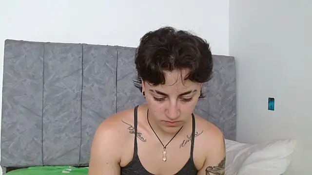 linda 33 online show from November 5, 2025, 6:44 pm