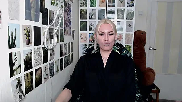 CapriScorpion online show from November 13, 2025, 11:47 am