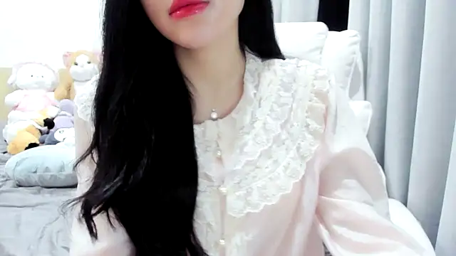 Snapshot of Lita-Julia chatting on November 1, 2025, 7:19 pm Lita-Julia online show from November 1, 2025, 7:19 pm