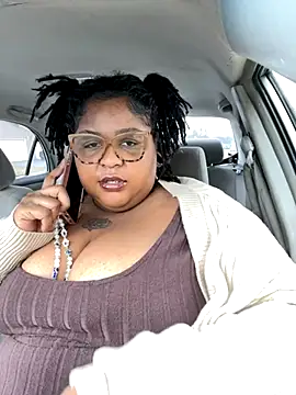 kweenxkarma online show from October 27, 2025, 9:49 pm