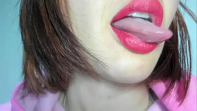 Snapshot of queen_fetish chatting on February 24, 2026, 9:54 am queen fetish online show from February 24, 2026, 9:54 am