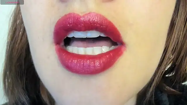 queen fetish online show from April 11, 2026, 3:27 pm