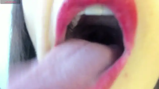queen fetish online show from June 3, 2026, 7:51 pm