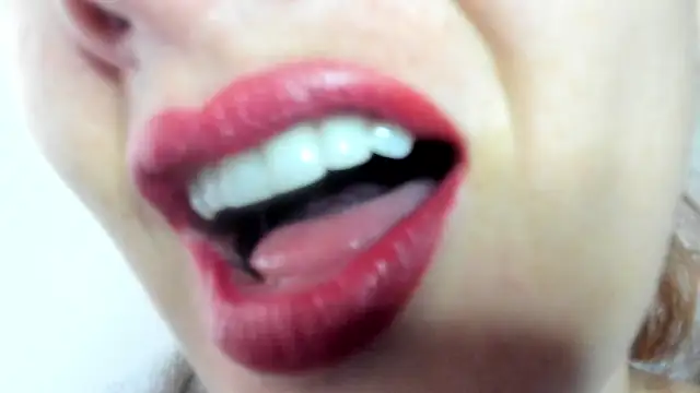 Snapshot of queen_fetish chatting on March 4, 2026, 7:54 pm queen fetish online show from March 4, 2026, 7:54 pm