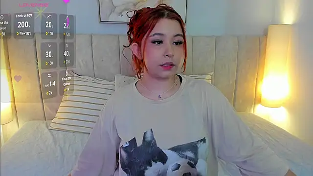 Snapshot of Atenea_cuteee chatting on December 19, 2025, 2:37 am Atenea cuteee online show from December 19, 2025, 2:37 am