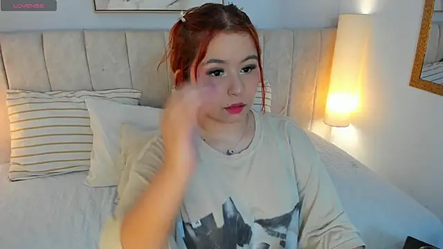 Atenea cuteee online show from March 19, 2026, 2:11 am