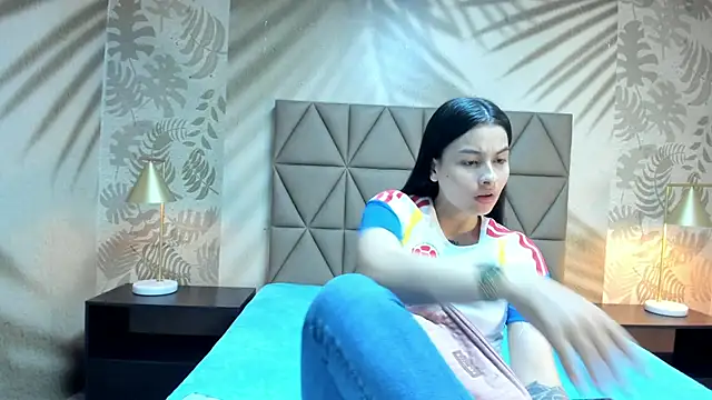 Snapshot of AnneDixie chatting on June 24, 2026, 4:22 am AnneDixie online show from June 24, 2026, 4:22 am