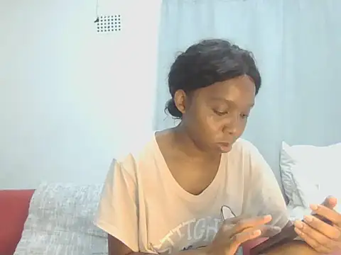 Snapshot of Sexxybella27 chatting on December 1, 2025, 7:37 pm Sexxybella27 online show from December 1, 2025, 7:37 pm