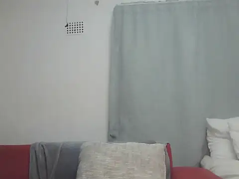 Snapshot of Sexxybella27 chatting on December 5, 2025, 8:28 pm Sexxybella27 online show from December 5, 2025, 8:28 pm