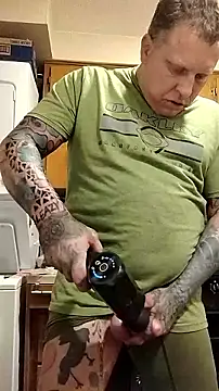 Snapshot of fukurbutt chatting on February 3, 2026, 6:33 am fukurbutt online show from February 3, 2026, 6:33 am