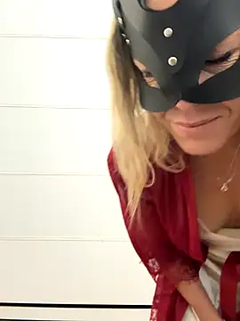 LadyScarlett-xk online show from October 12, 2025, 8:59 am