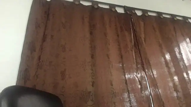 Snapshot of Alejagrantx chatting on February 21, 2025, 10:15 pm Alejagrantx online show from February 21, 2025, 10:15 pm