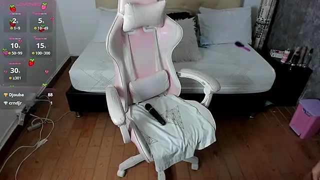 julieth love  online show from December 17, 2024, 3:16 pm