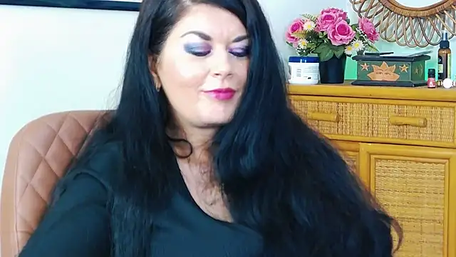 Snapshot of EllenGrace chatting on March 18, 2025, 9:53 pm EllenGrace online show from March 18, 2025, 9:53 pm