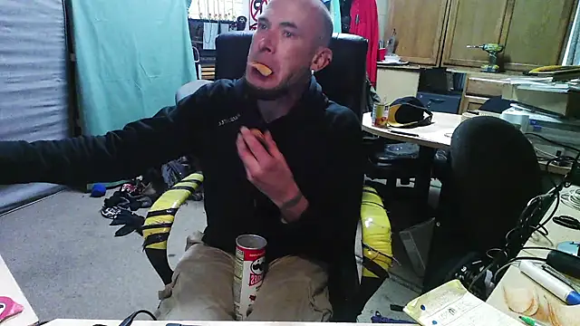 Snapshot of Badpuppyy chatting on March 15, 2025, 3:37 pm Badpuppyy online show from March 15, 2025, 3:37 pm