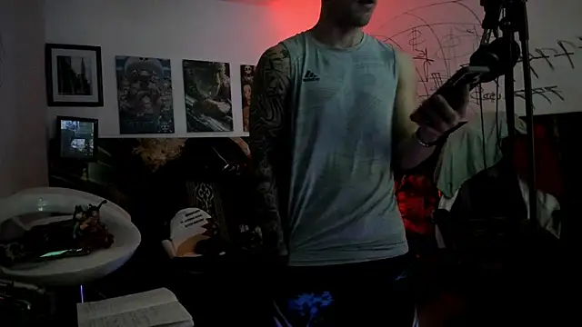 Snapshot of Sisoyalejo420 chatting on October 23, 2025, 4:11 am Sisoyalejo420 online show from October 23, 2025, 4:11 am