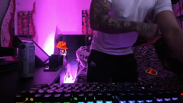 Snapshot of Sisoyalejo420 chatting on December 5, 2025, 5:17 am Sisoyalejo420 online show from December 5, 2025, 5:17 am