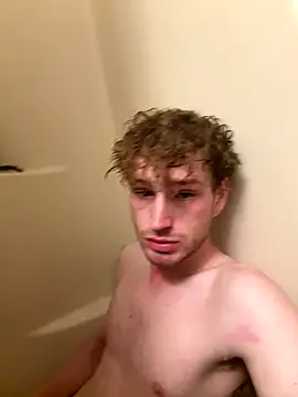 Snapshot of CreamyAustin chatting on November 12, 2025, 2:15 am CreamyAustin online show from November 12, 2025, 2:15 am