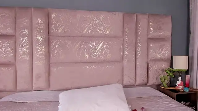 Snapshot of AnnieNasty chatting on October 13, 2025, 11:45 am AnnieNasty online show from October 13, 2025, 11:45 am