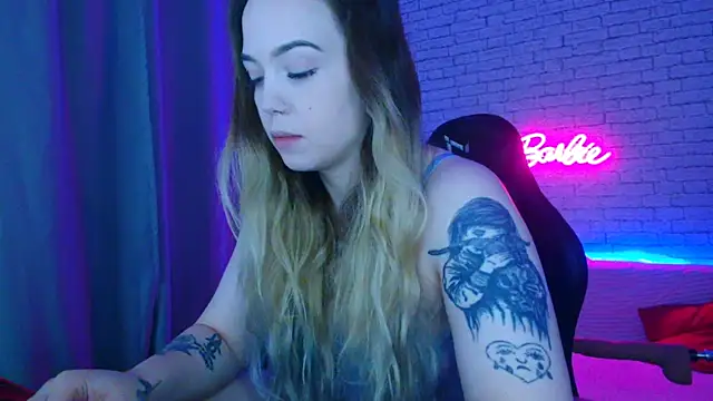 Snapshot of -Stacyy- chatting on December 16, 2025, 5:00 am -Stacyy- online show from December 16, 2025, 5:00 am