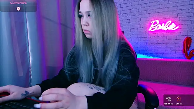 Snapshot of -Stacyy- chatting on February 19, 2025, 4:55 am -Stacyy- online show from February 19, 2025, 4:55 am