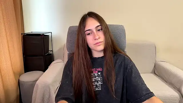 AliceKolltt online show from November 6, 2025, 10:19 am